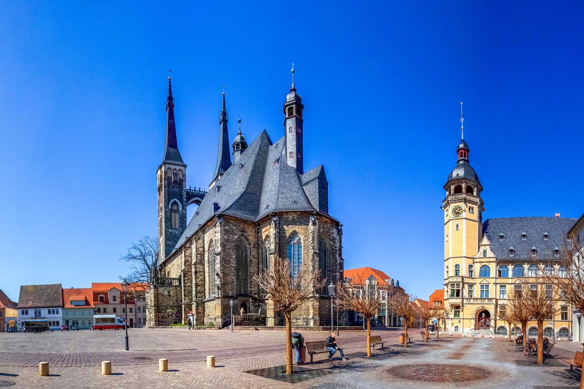 Kirche und Rathaus in Koethen