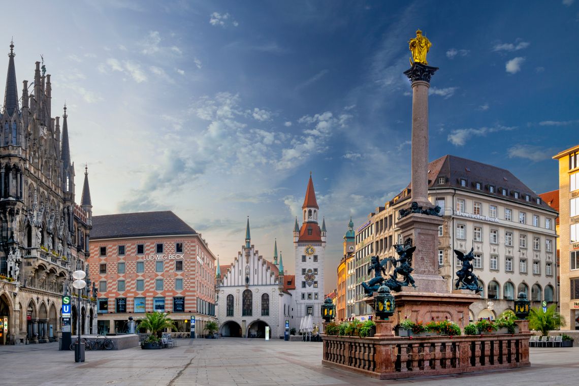 Blick auf Marienplatz und die Altstadt in München
