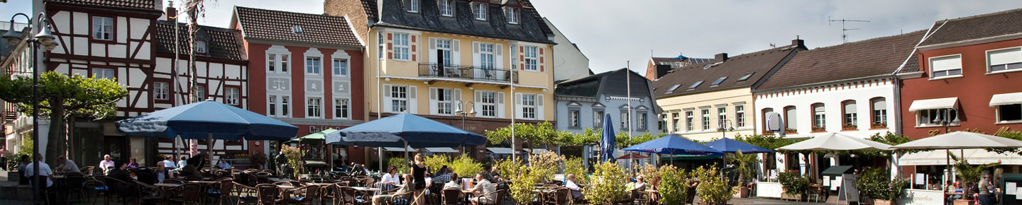 Café-Außenbereich auf dem Marktplatz in Euskirchen
