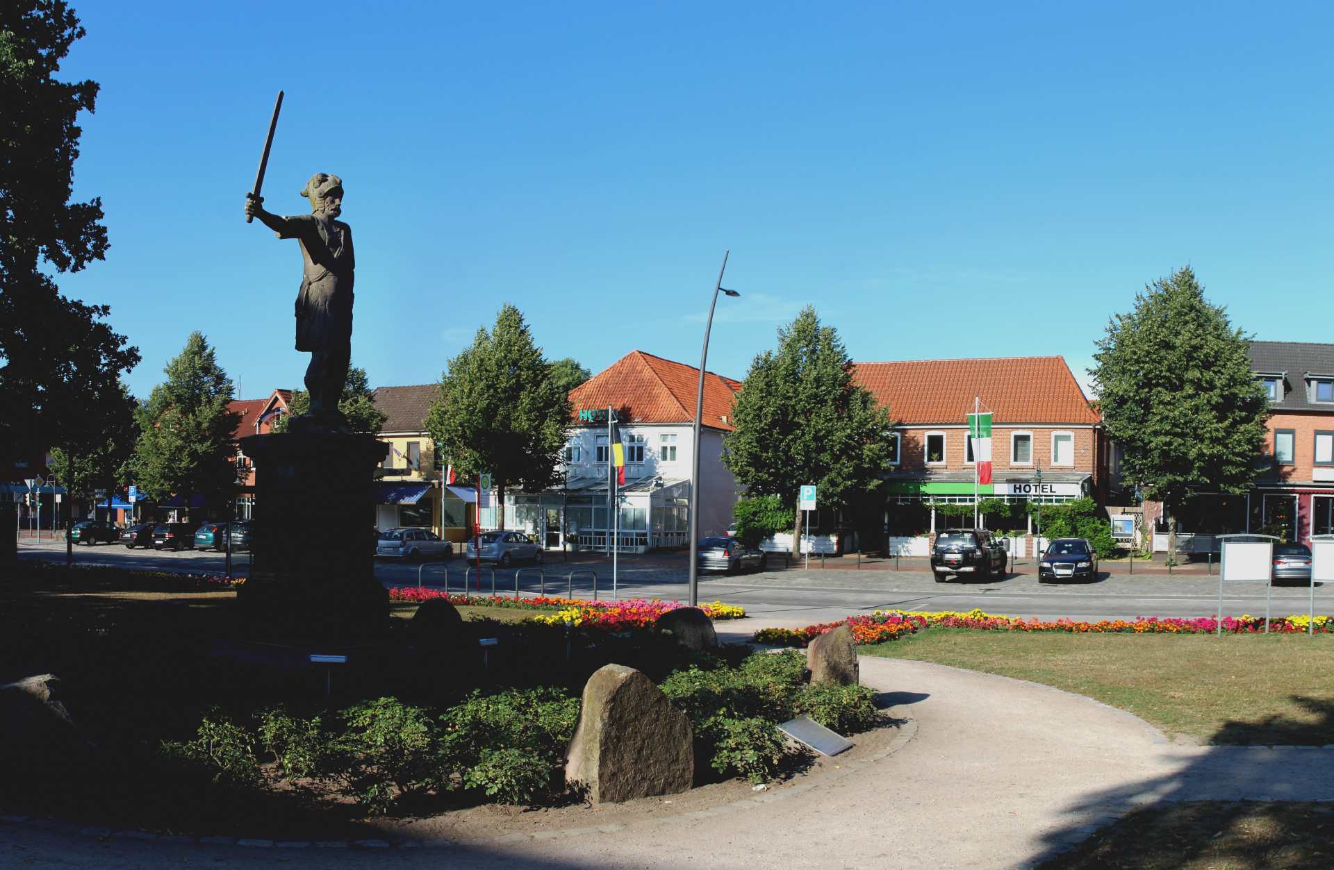 Statue Roland als Wahrzeichen von Bramstedt