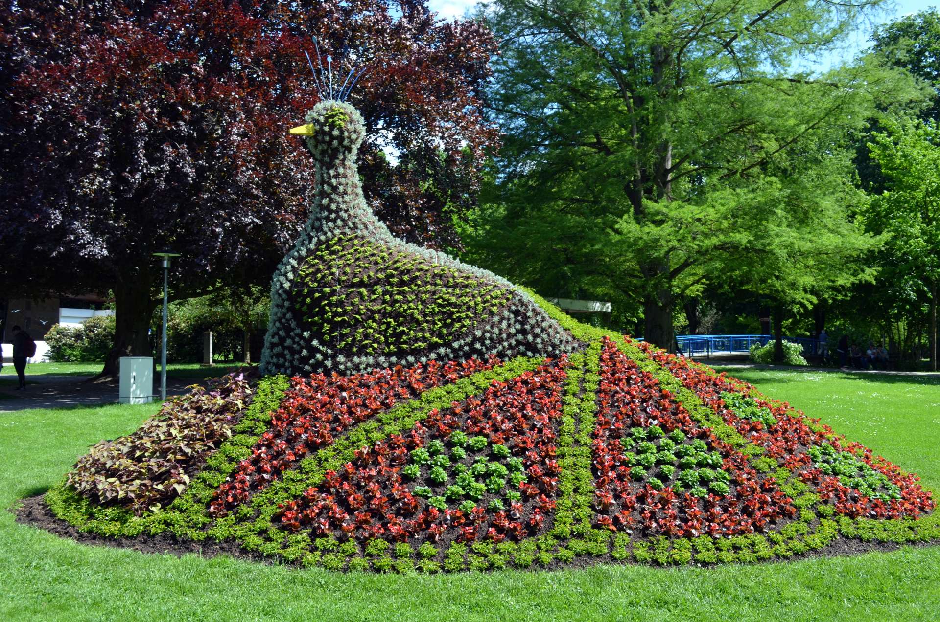 Blütenskulptur im Kurpark