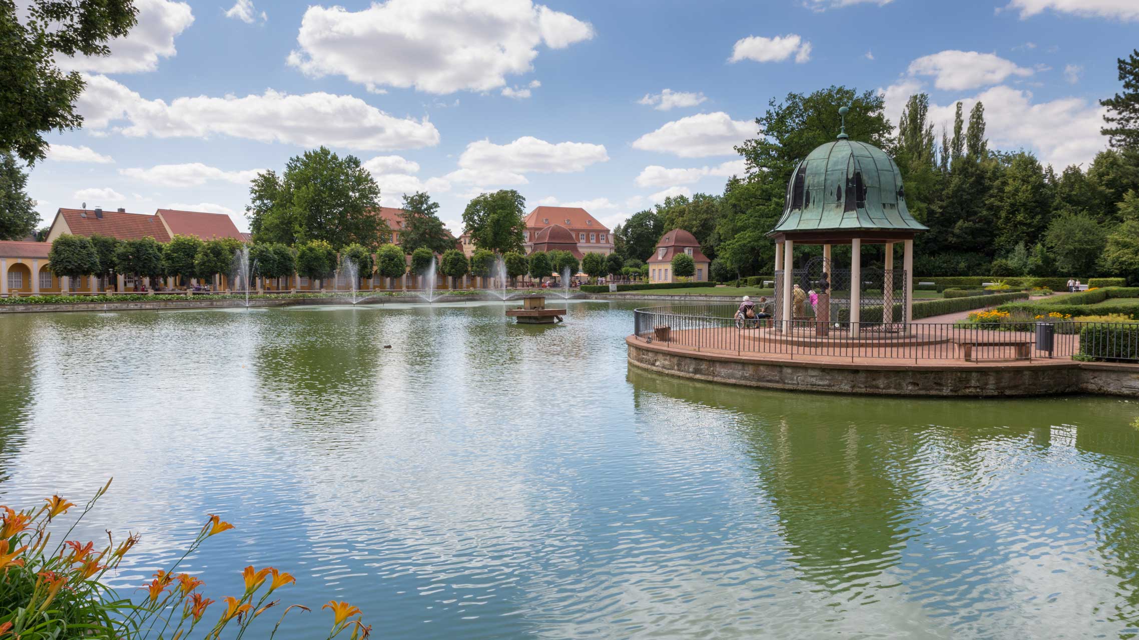 Treppenlift-Beratung für ganz Bad Lauchstädt Kurpark mit Teich in Bad Lauchstädt