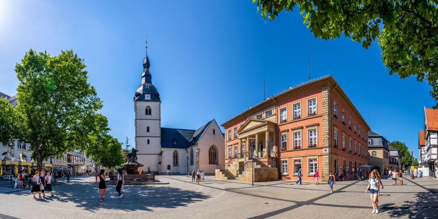 Marktplatz und Rathaus in Detmold