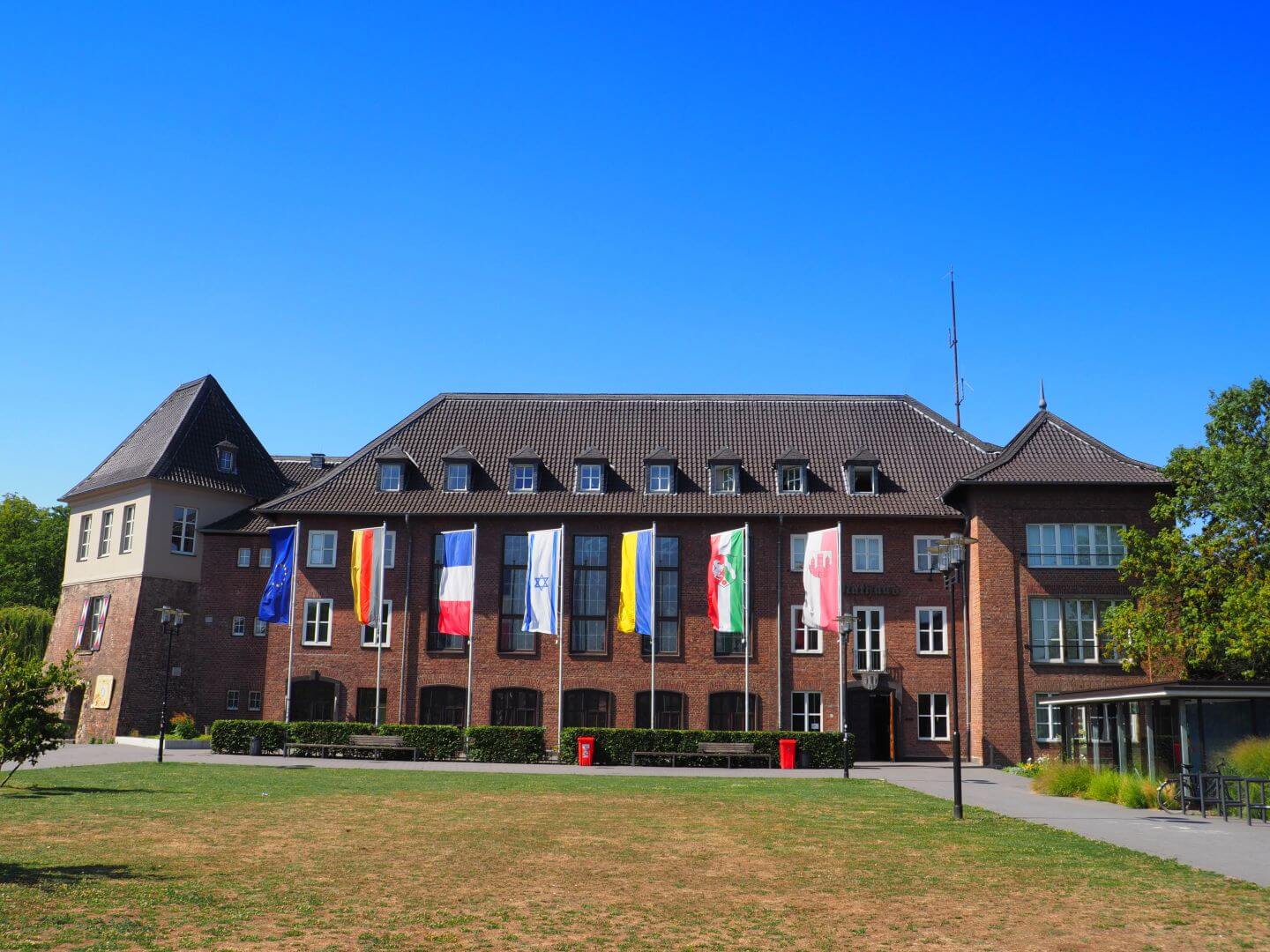 Treppenlift-Beratung für Dinslaken und Umgebung Rathaus in Dinslaken