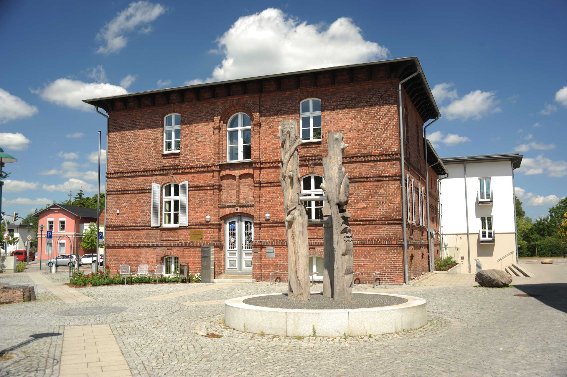 Rathaus und Vierseitenhof in Eggesin