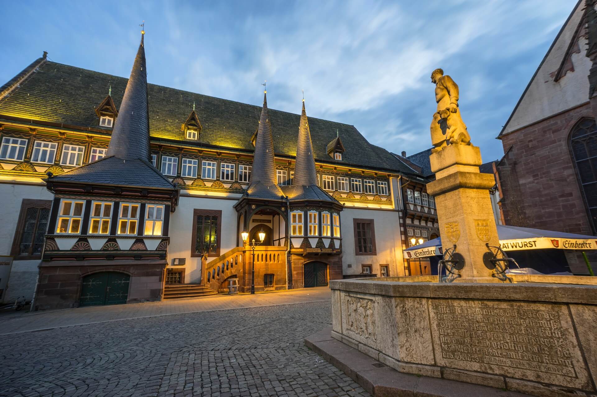 Altstadt mit Brunnen in Einbeck