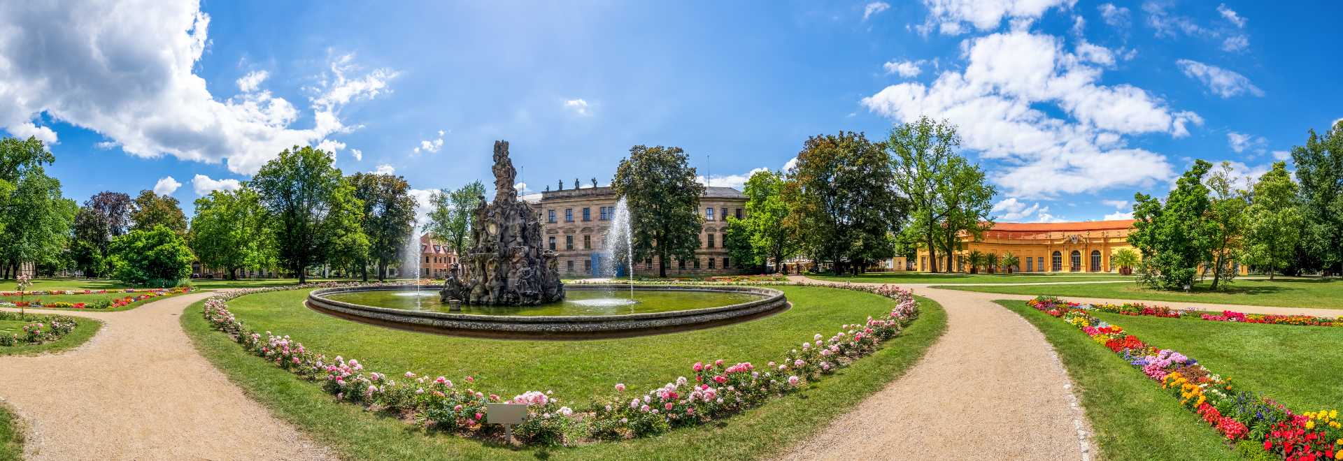 Schlossgarten mit Brunnen in Erlangen
