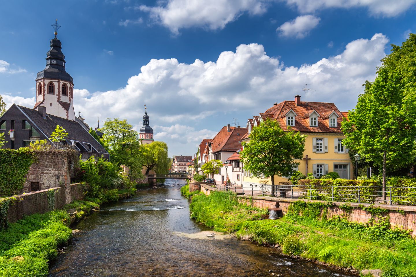 Blick auf Ettlingen und den Fluss Alb