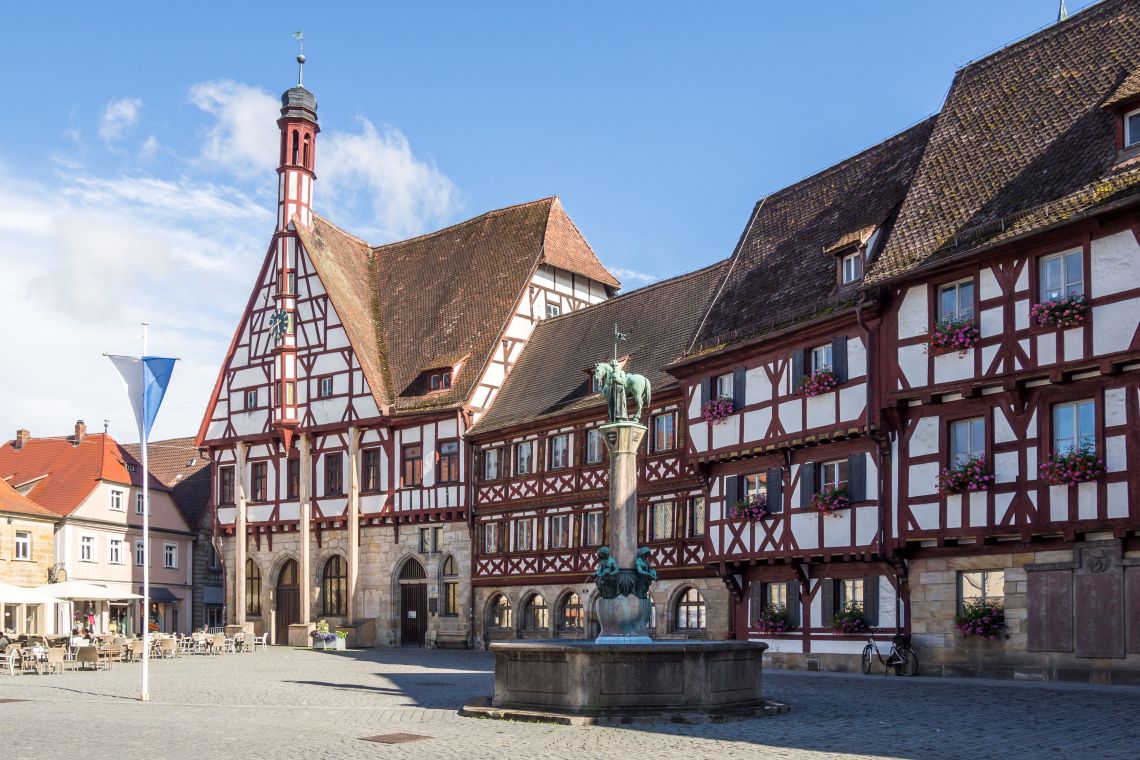 Treppenlift in Forchheim und Umgebung kaufen Rathaus von Forchheim in Franken