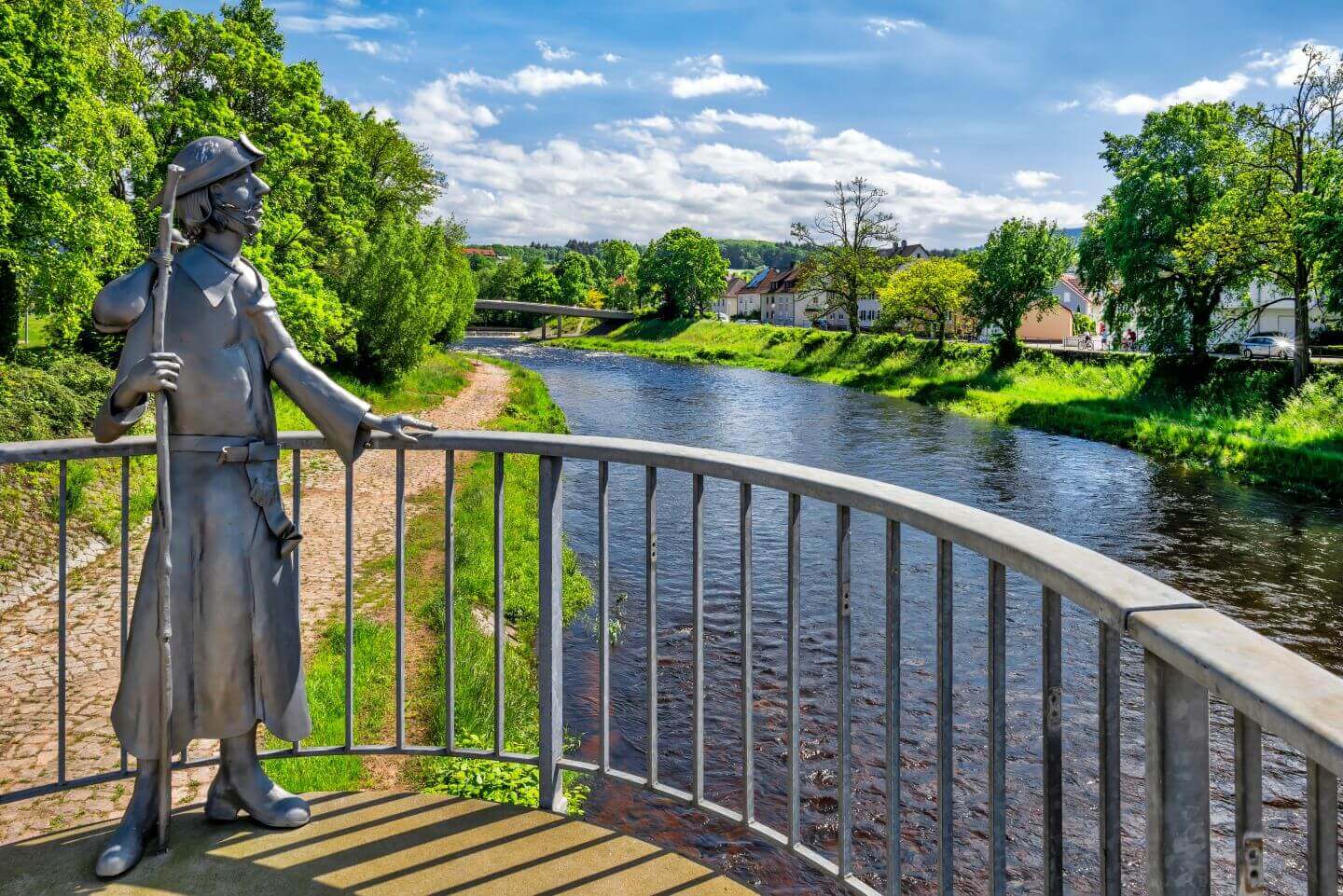 Konrad-Adenauer-Brücke mit Skulptur in Gaggenau