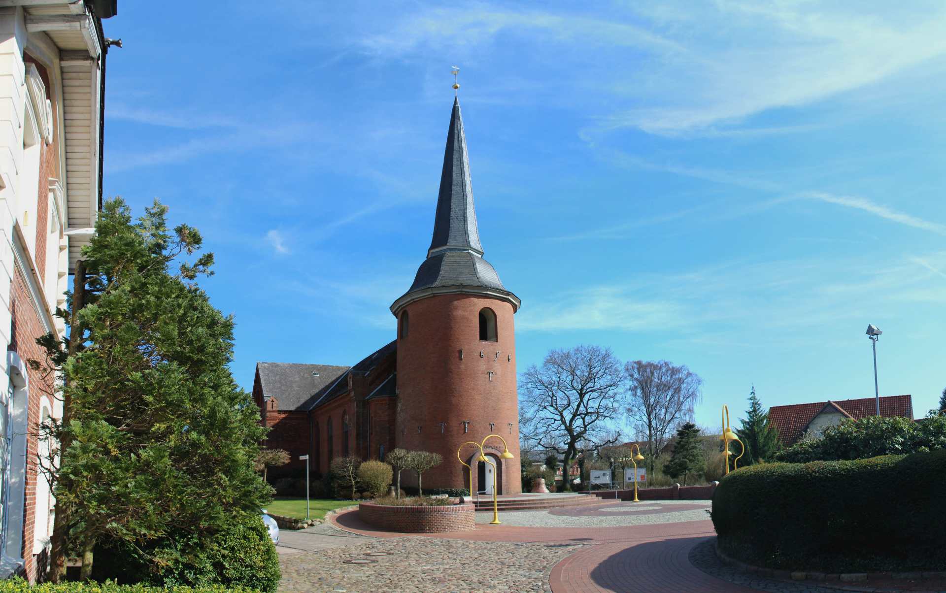 Treppenlift-Beratung für ganz Kaltenkirchen Kirche in Kaltenkirchen
