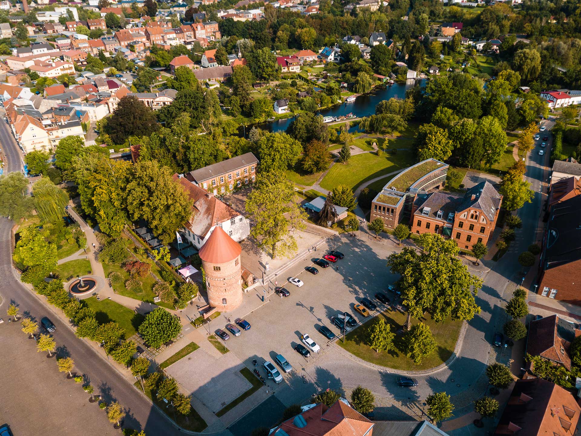 Amtsturm und Rathaus von Lübz