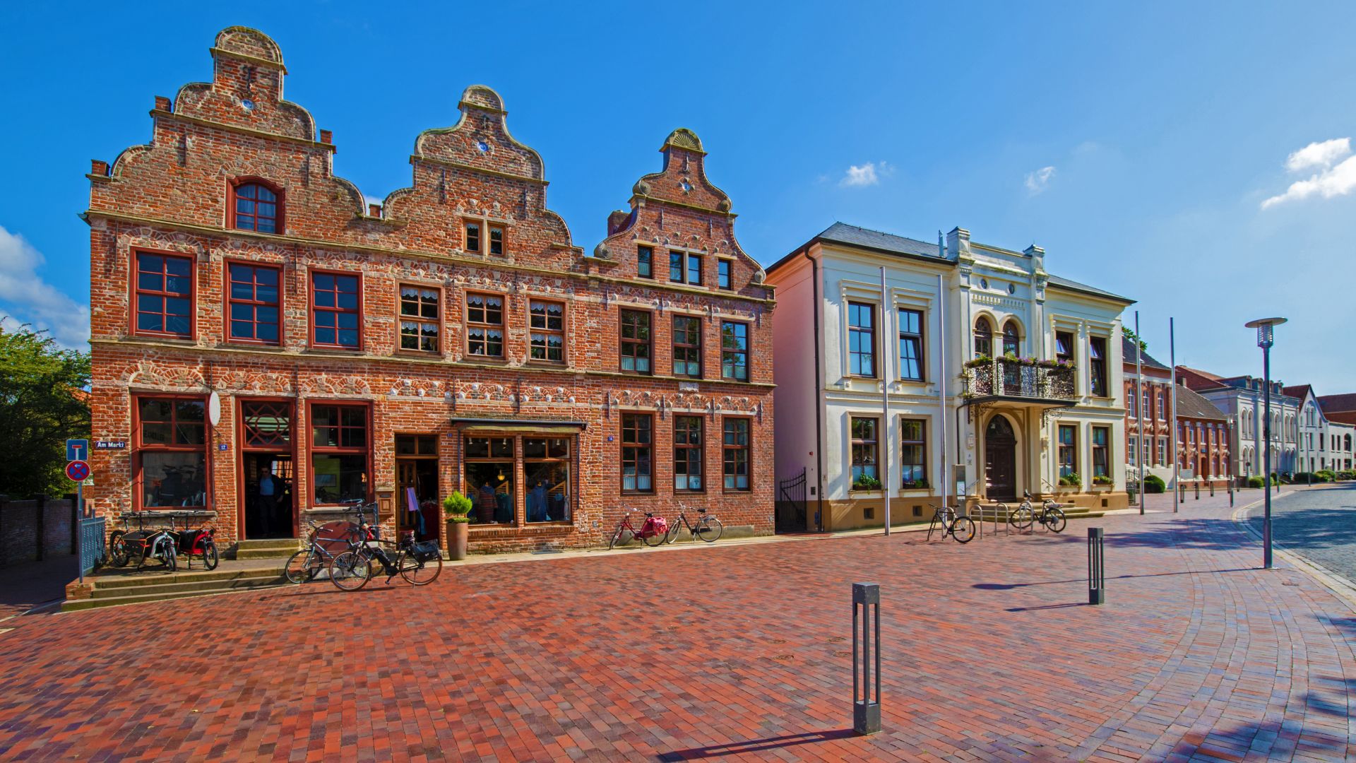 Häuser auf dem Ostfriesland Markt in Norden