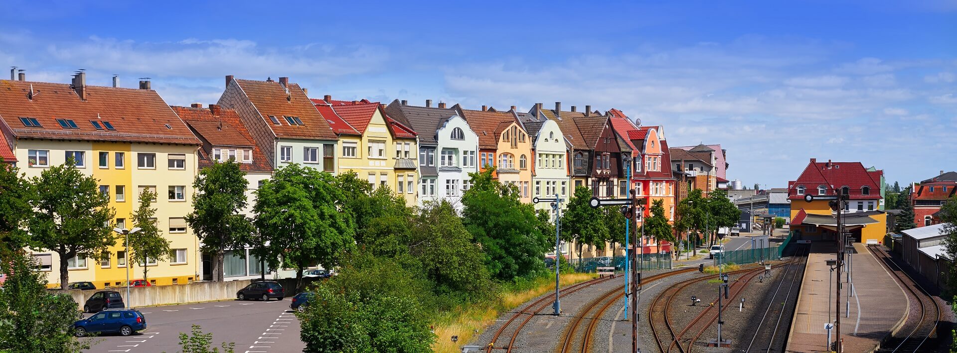 Blick auf Häuser und Bahnhof in Nordhausen