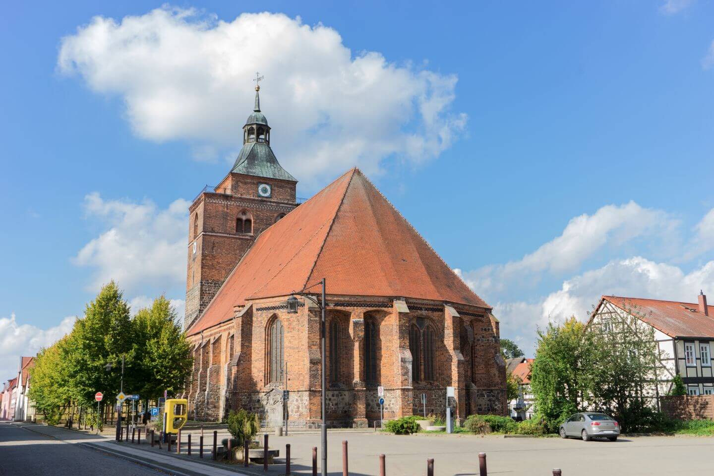 Treppenlift-Beratung für Osterburg und Umgebung Kirche Sankt Nikolai in Osterburg