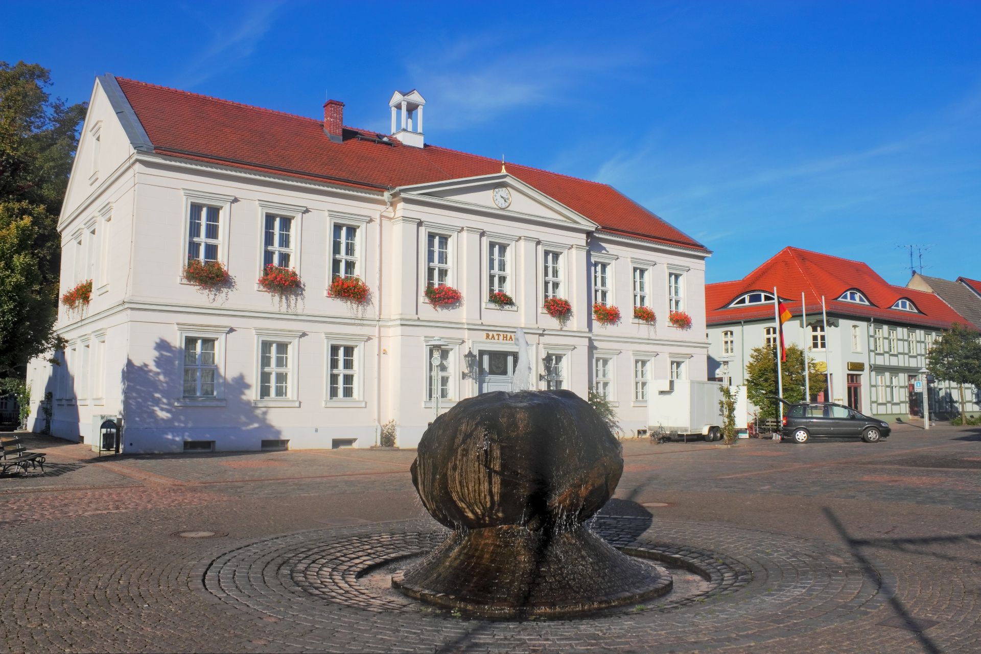 Rathaus und Brunnen in Pritzwalk