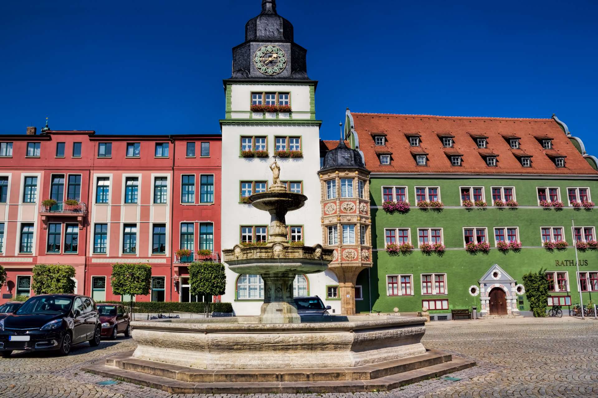 Rathaus und Marktbrunnen