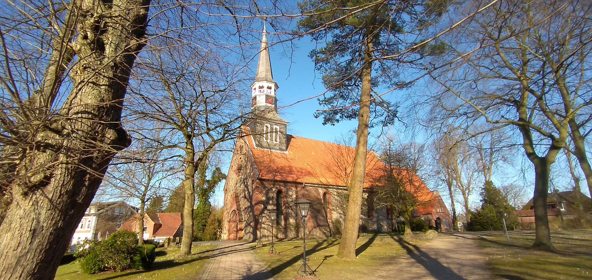 Treppenlift-Beratung für ganz Schenefeld Kirche in Schenefeld
