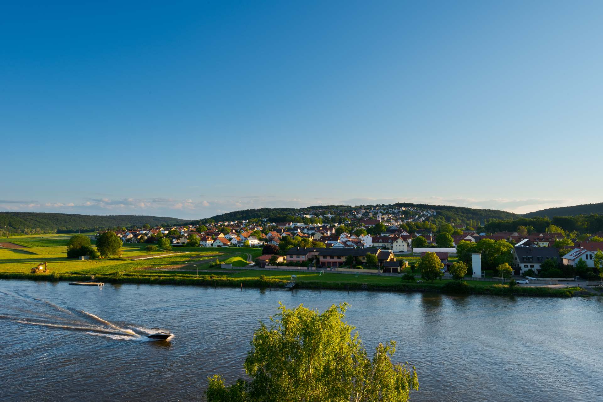 Donau mit Blick auf Sinzing