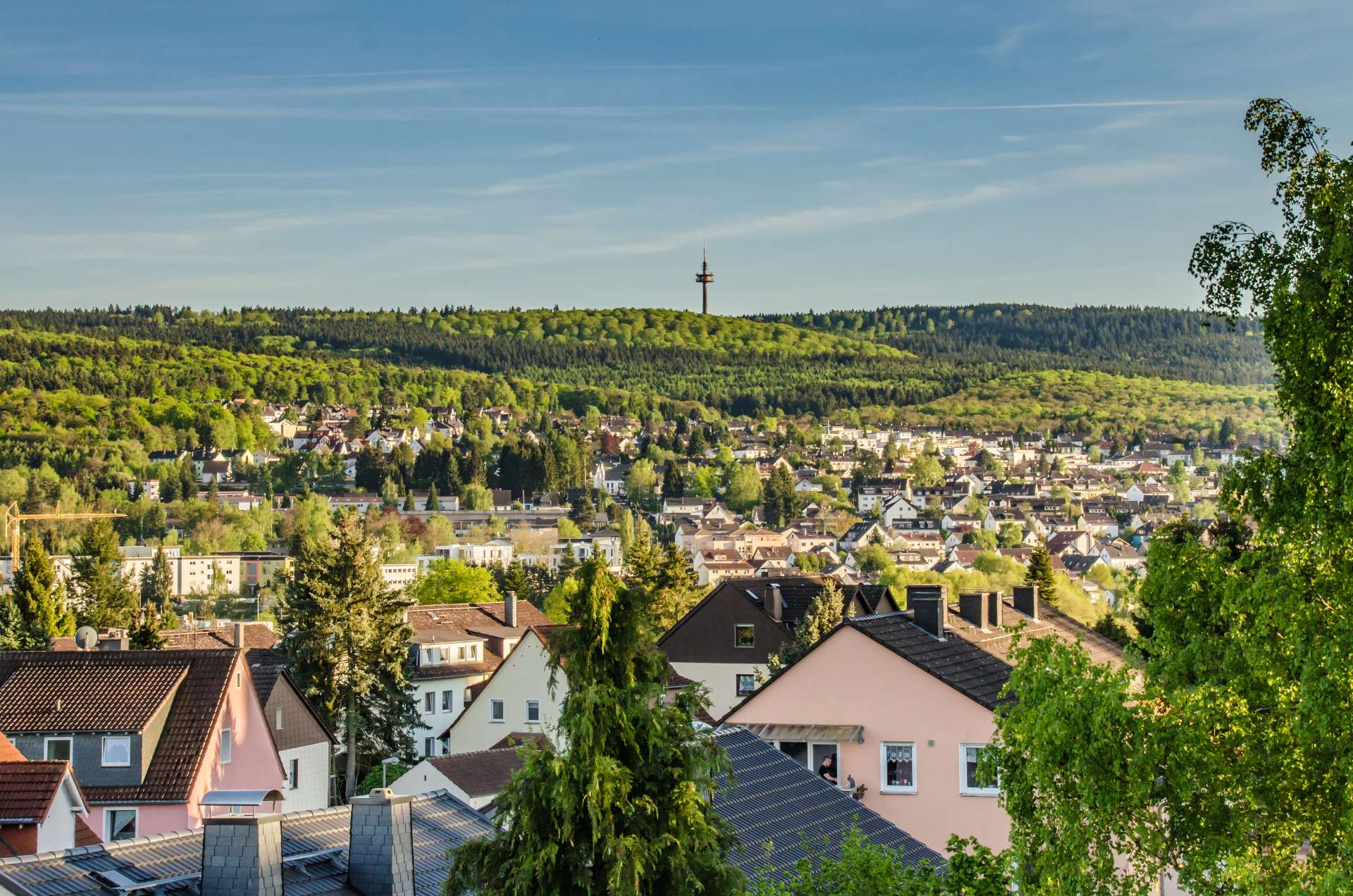 Taunusstein mit Blick auf die Hohe Wurzel