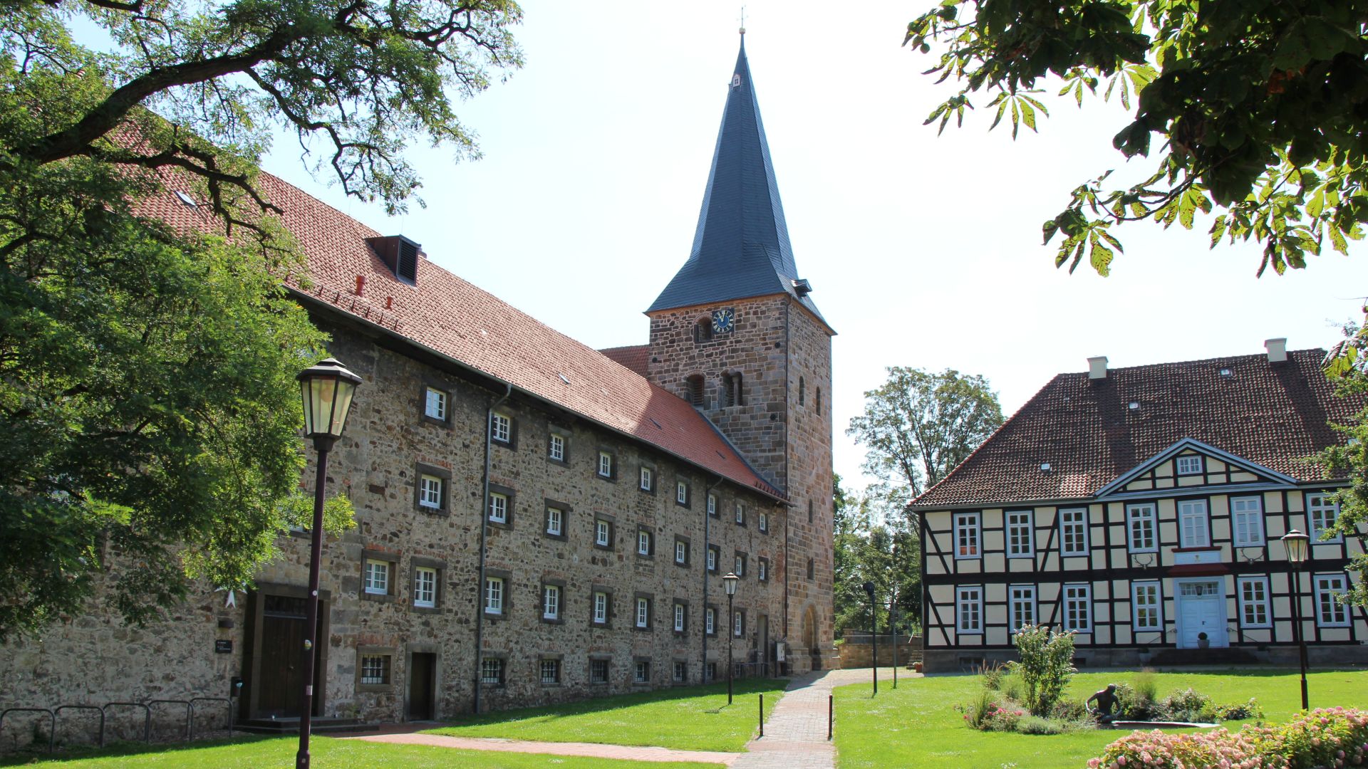 Blick auf das Kloster in Wennigsen
