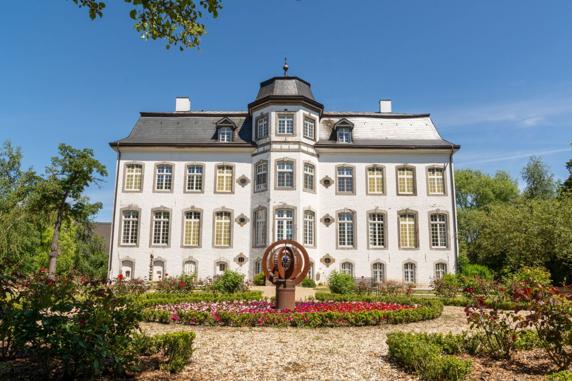 Schloss Zweibrüggen in Übach-Palenberg