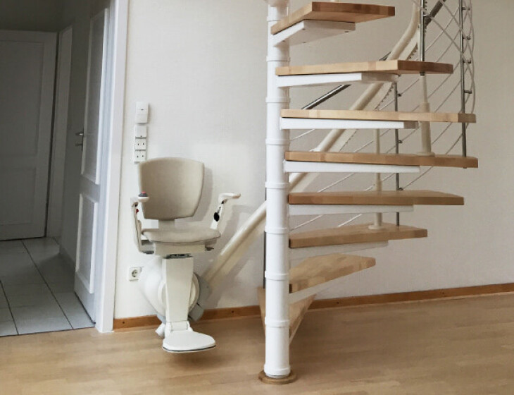 Lifta Treppenlift Esprit auf Wendeltreppe