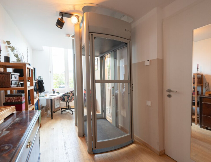 Homelift in einem Arbeitszimmer
